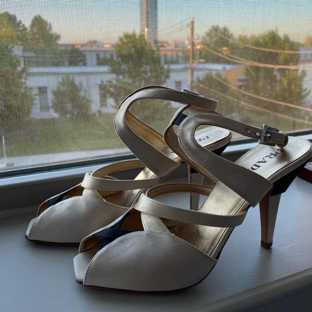 PRADA vintage silk block color cream and black heels